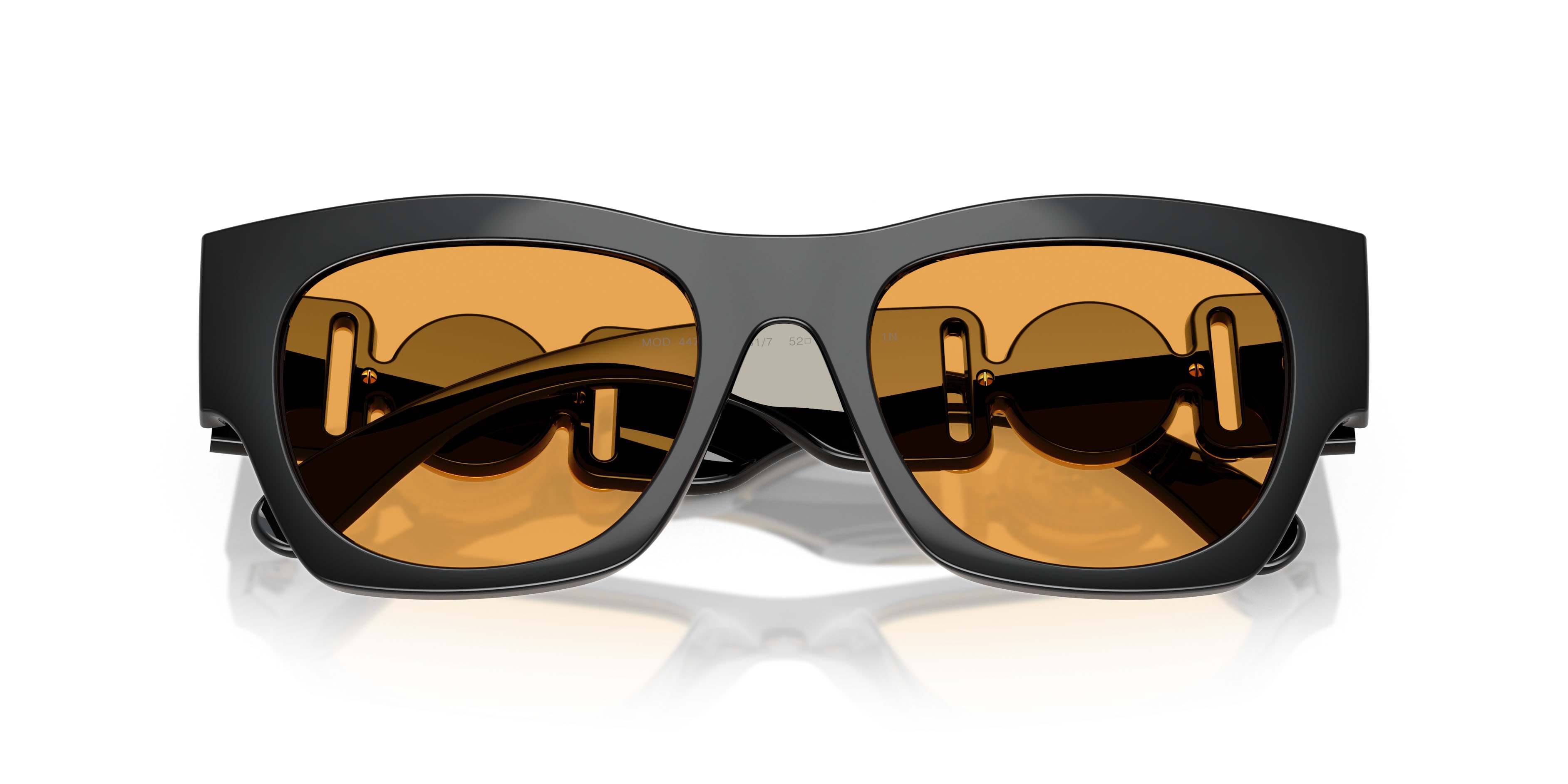 Occhiali da sole Versace VE 4479U (GB1/7) colore nero forma quadrato lenti arancione