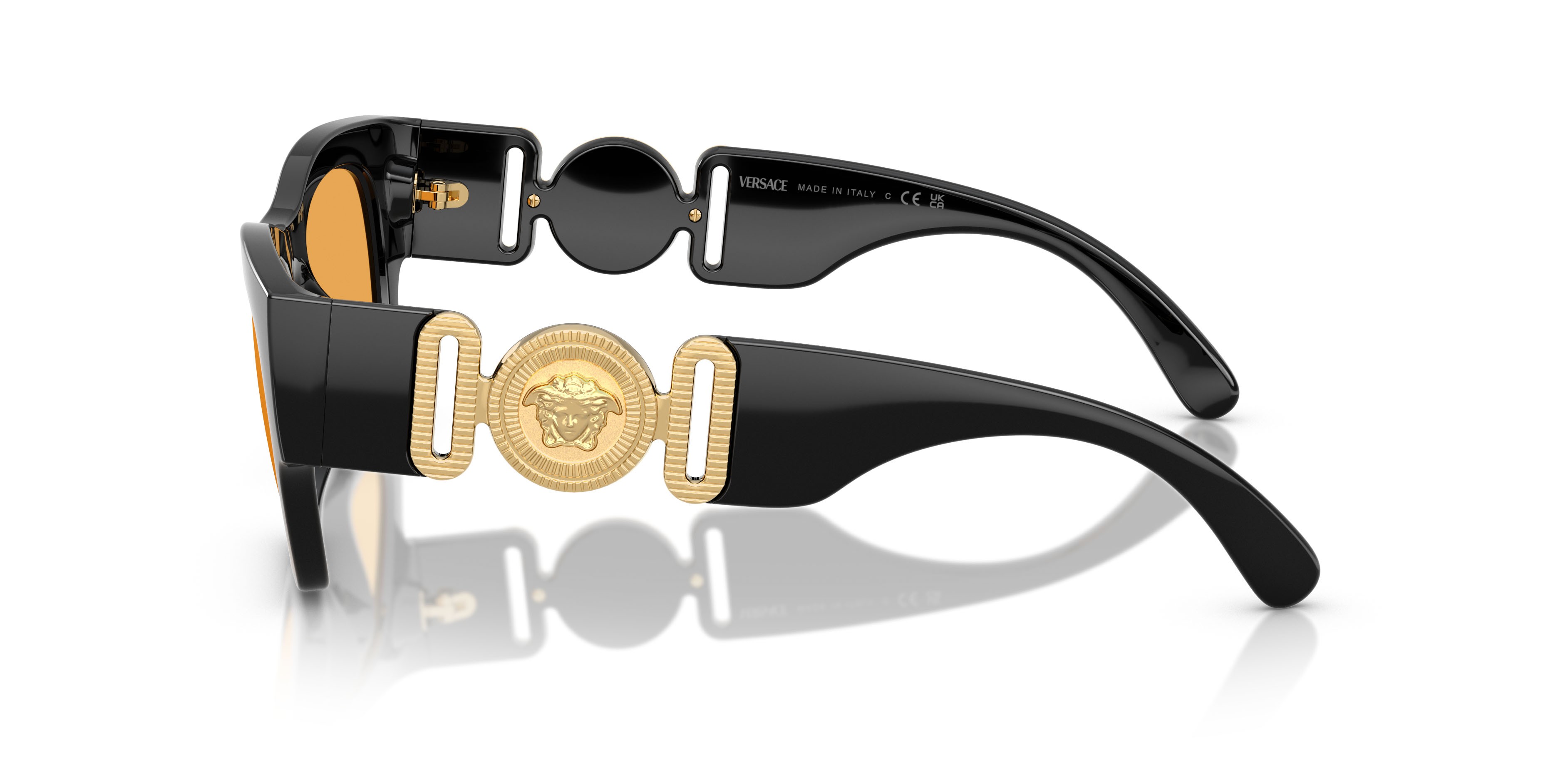 Occhiali da sole Versace VE 4479U (GB1/7) colore nero forma quadrato lenti arancione