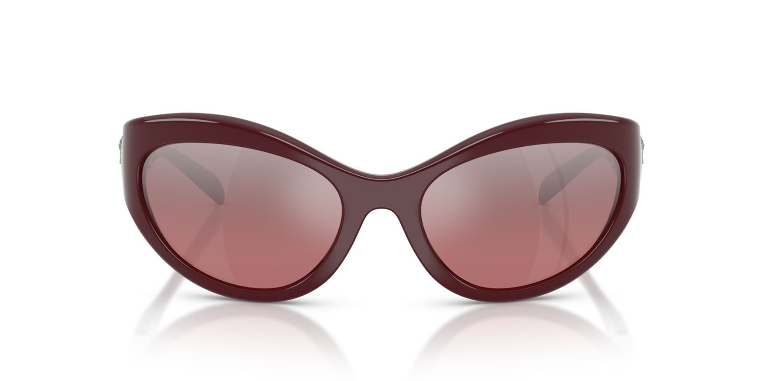 Occhiali da sole Versace VE 4485 (54877E) colore vinaccia forma cat eye lenti rosa sfumato argento a specchio