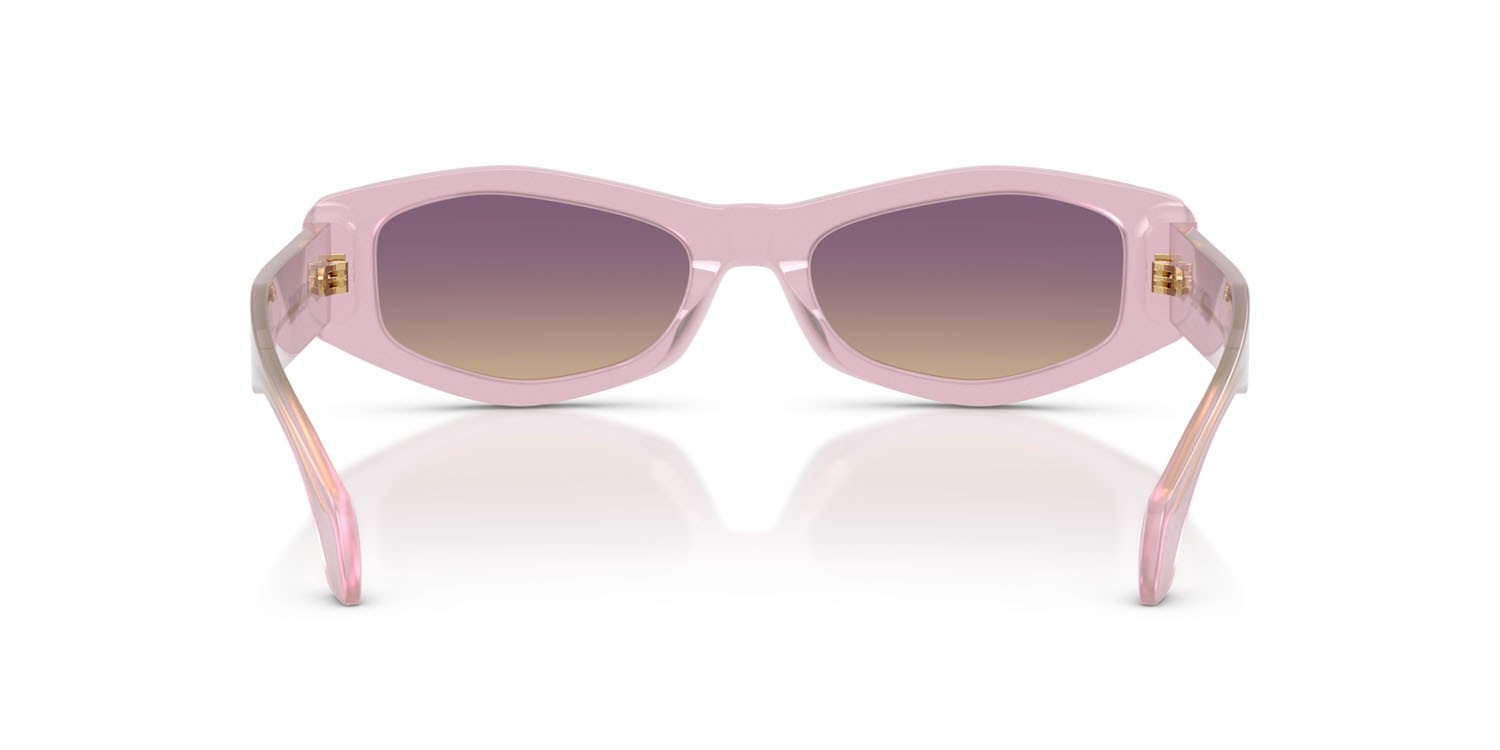 Occhiali da sole Versace VE 4487 (551370) colore opal lillac forma irregolare lenti giallo sfumato viola
