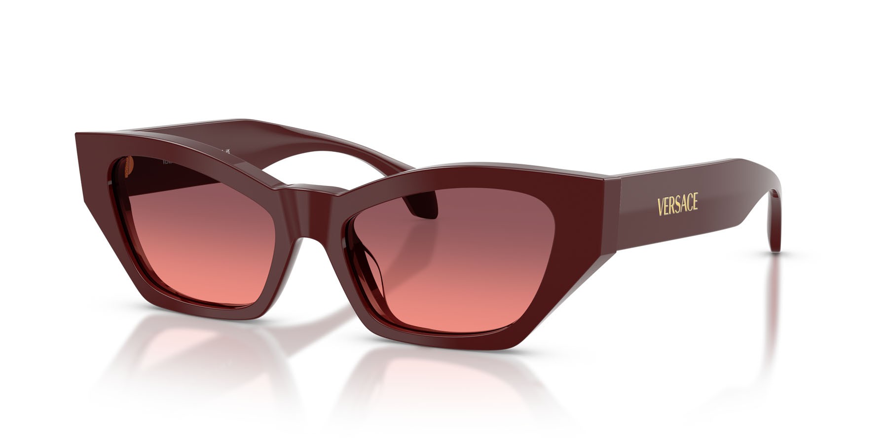 Occhiali da sole Versace VE 4488U (551520) colore rosso tinta unita forma cat eye lenti rosa sfumato viola
