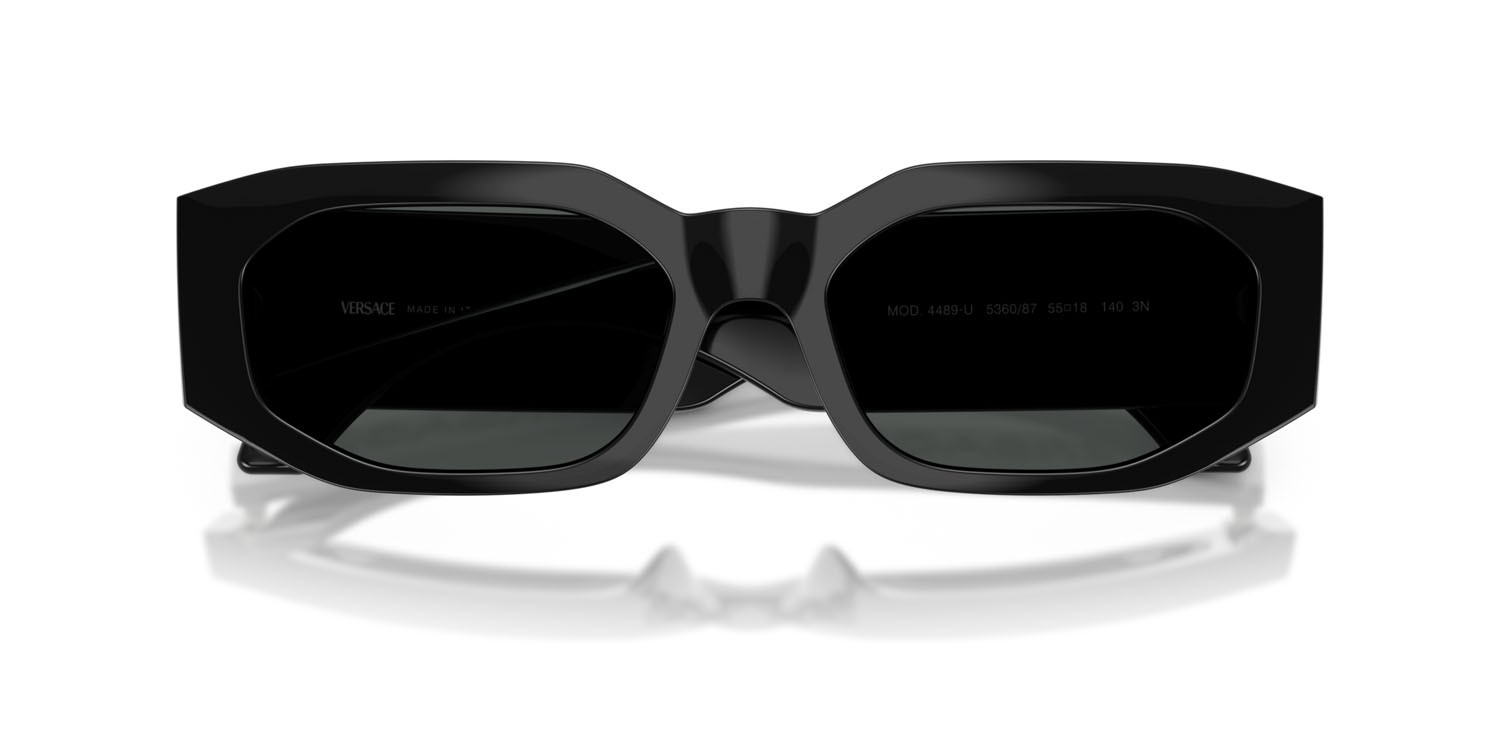 Occhiali da sole Versace VE 4489U (536087) colore nero forma irregolare lenti grigio scuro