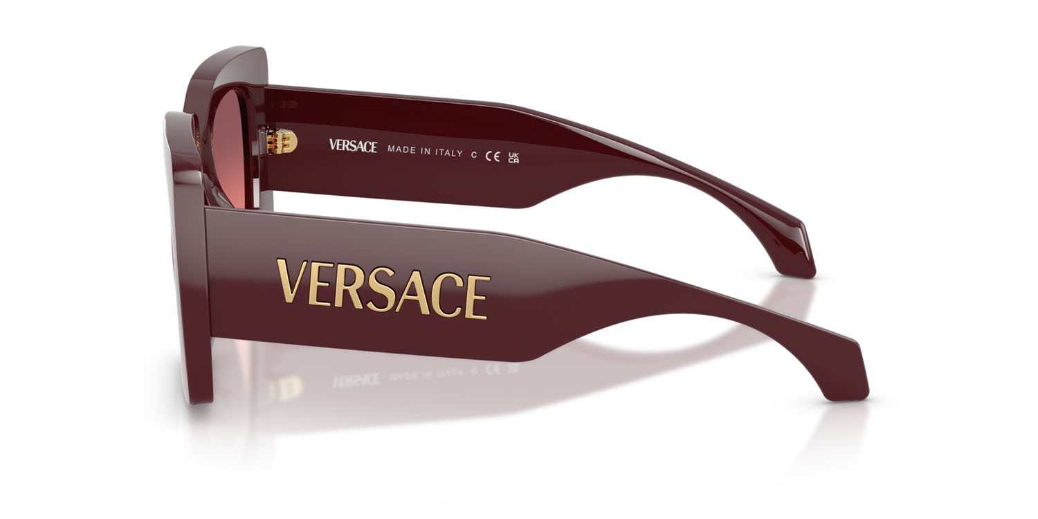 Occhiali da sole Versace VE 4496U (551520) colore vinaccia forma quadrato lenti rosa sfumato viola