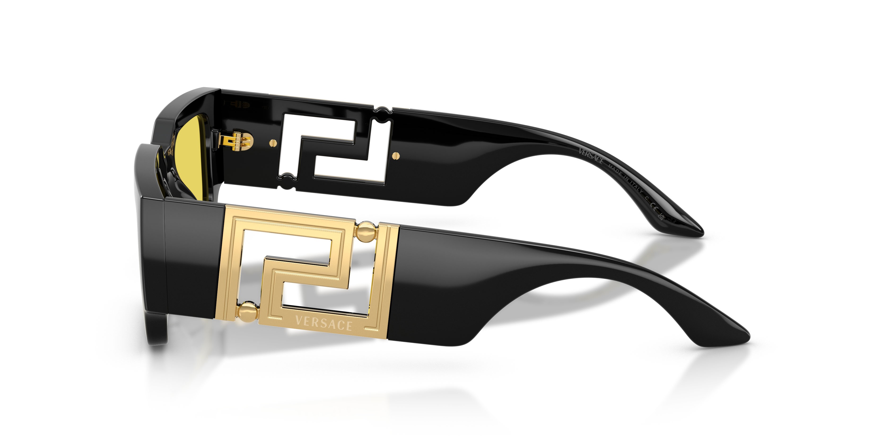 Occhiali da sole Versace VE 4506U (GB1/85) colore nero forma rettangolare lenti giallo