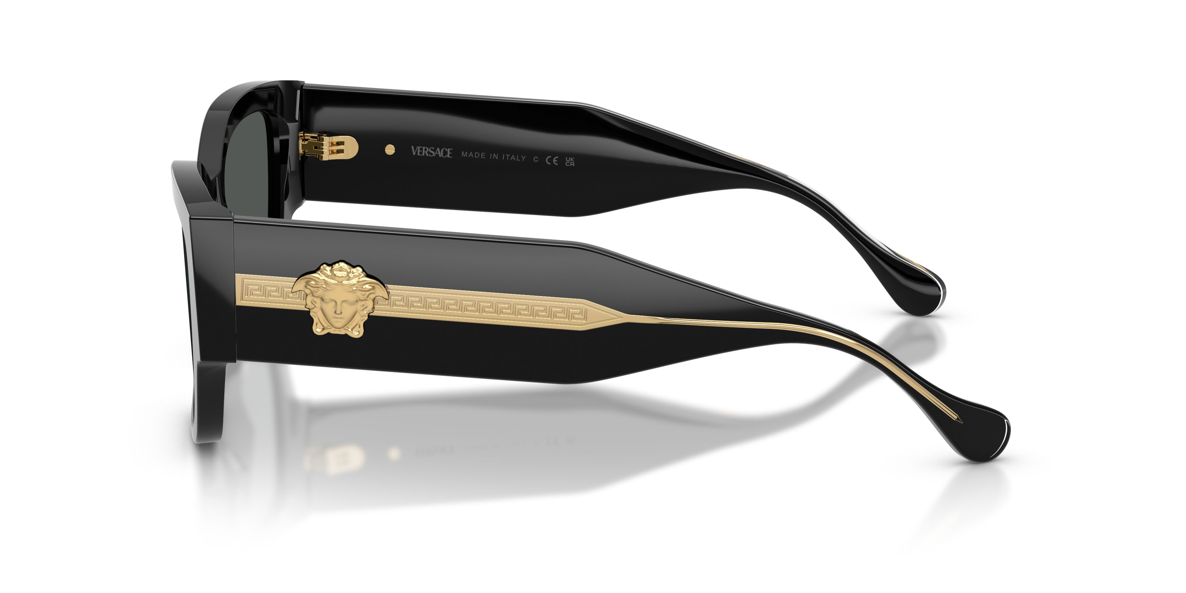Occhiali da sole Versace VE 4509U (GB1/87) colore nero forma cat eye lenti grigio scuro