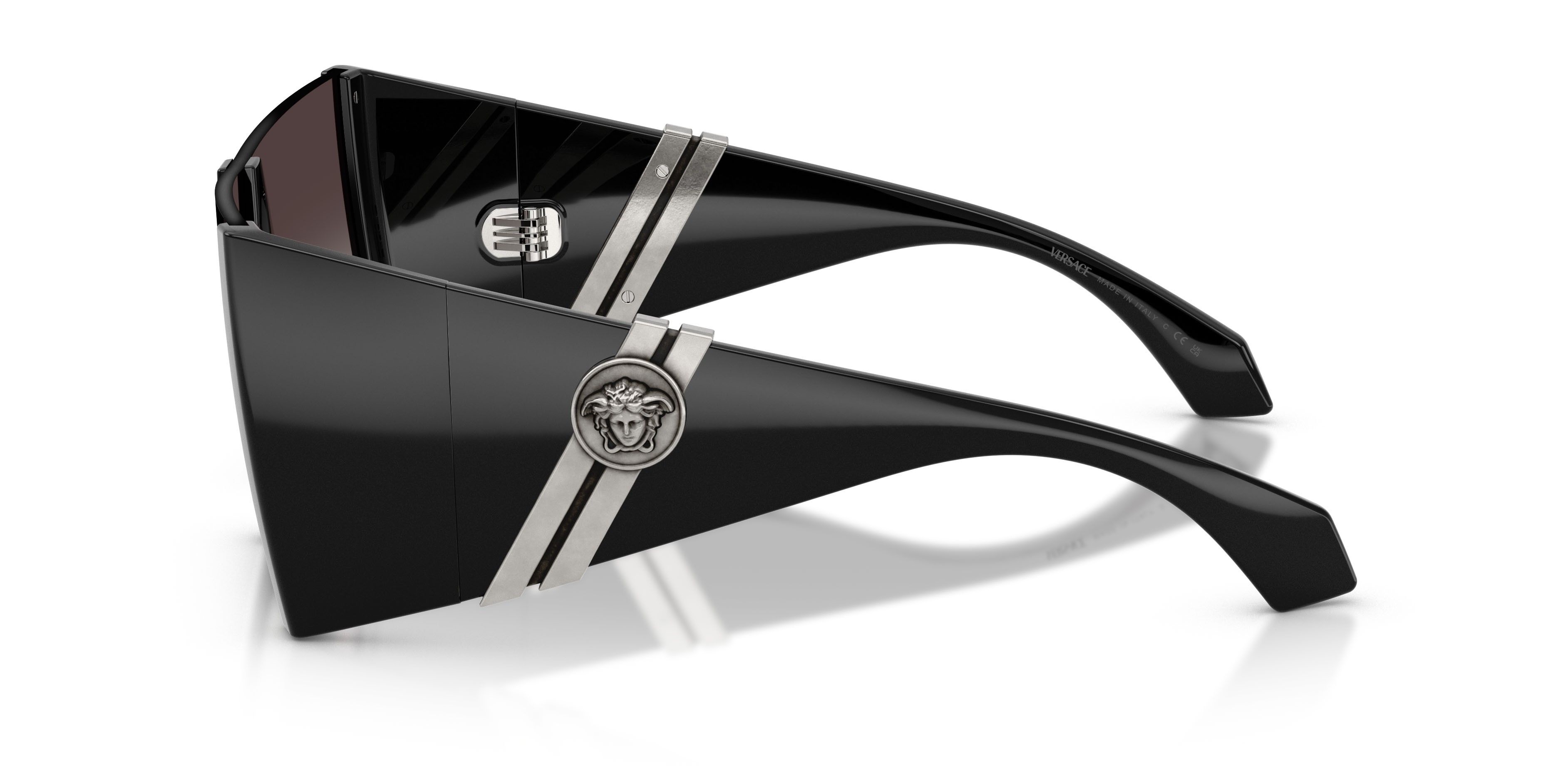 Occhiali da sole Versace VE 4515 (GB1/8G) colore nero forma quadrato lenti sfumato grigio