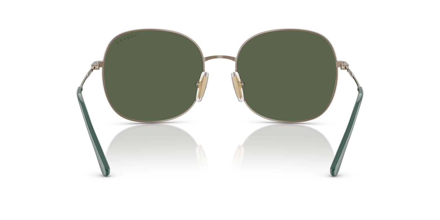 Occhiali da sole Vogue VO 4272S (51389A) colore marrone chiaro forma rotondo lenti polar verde scuro