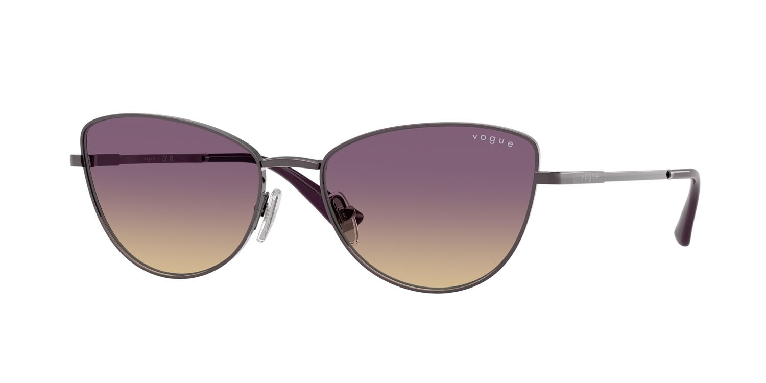 Occhiali da sole Vogue VO 4324S (514970) colore viola chiaro forma farfalla lenti giallo sfumato viola
