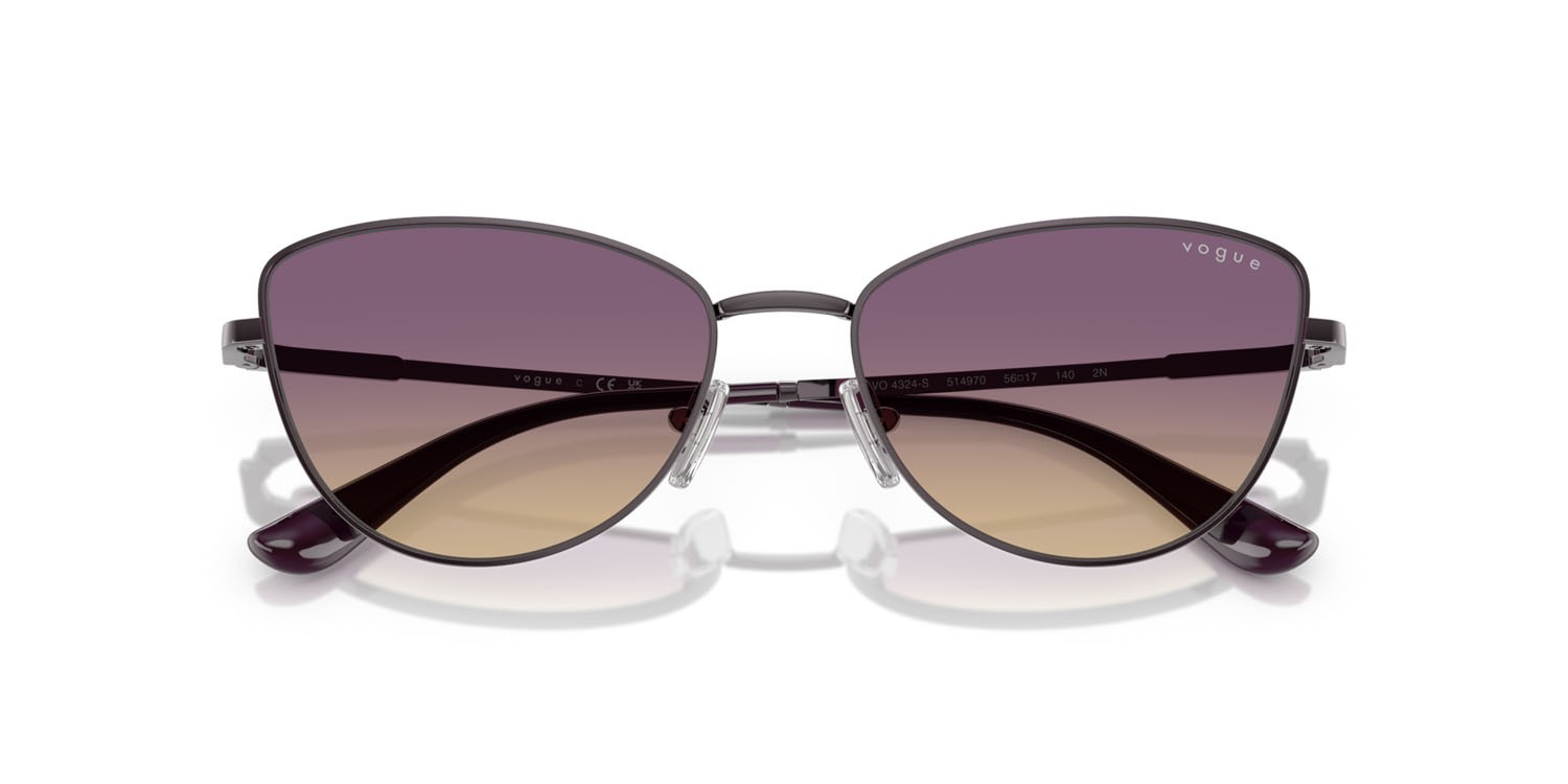 Occhiali da sole Vogue VO 4324S (514970) colore viola chiaro forma farfalla lenti giallo sfumato viola