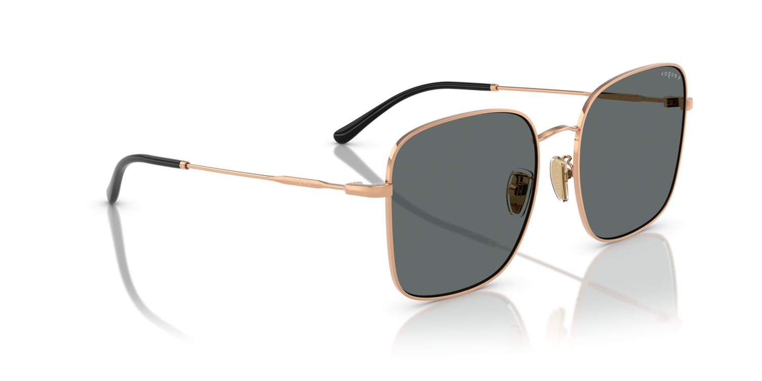 Sunglasses Vogue VO 4327SD (515281) color oro rose shape square lenses polar grigio scuro