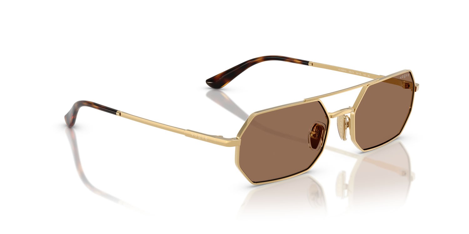 Occhiali da sole Vogue VO 4329S (280/73) colore oro forma irregolare lenti marrone scuro