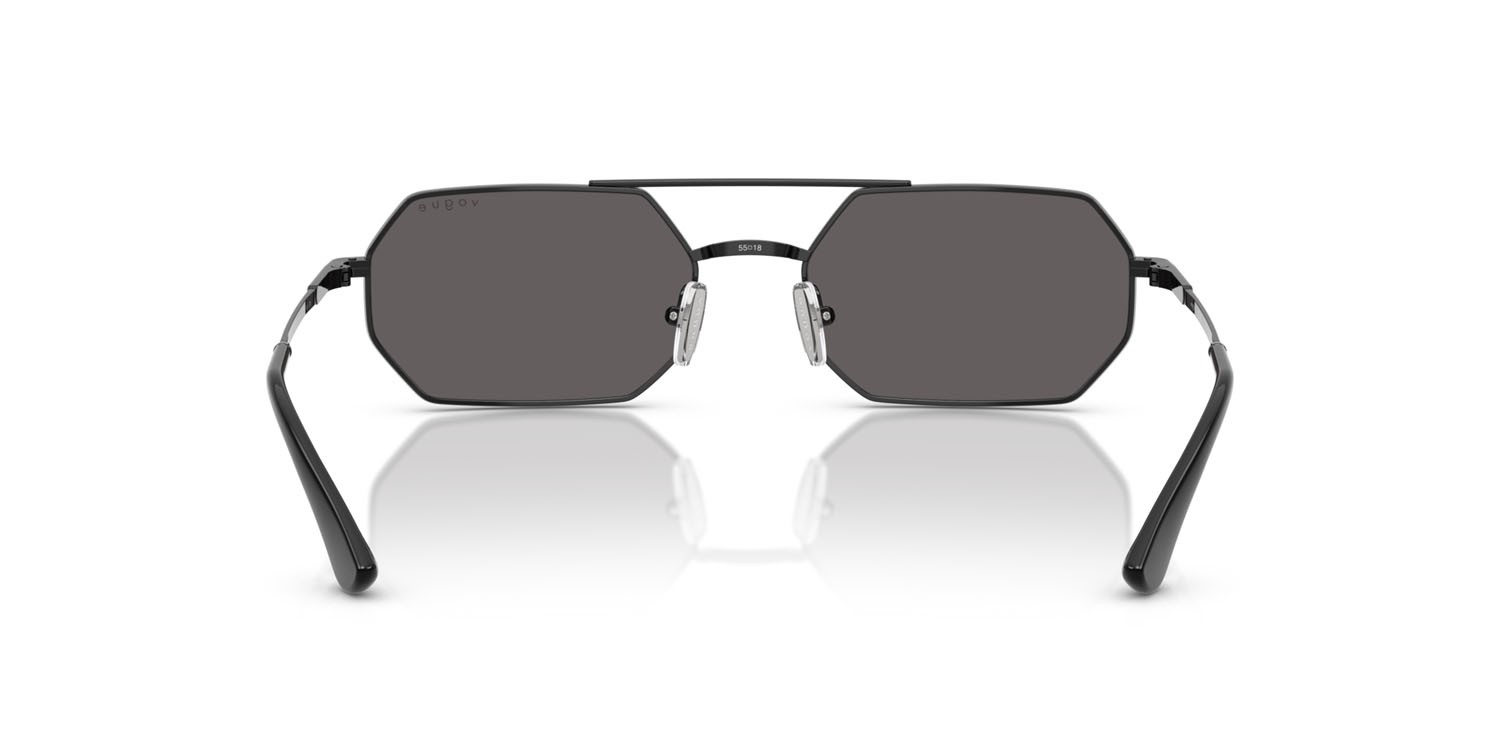 Occhiali da sole Vogue VO 4329S (352/87) colore nero forma irregolare lenti nero/grigio fumo