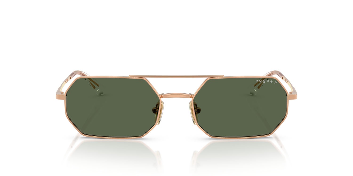 Occhiali da sole Vogue VO 4329S (51529A) colore oro rose forma irregolare lenti polar verde scuro