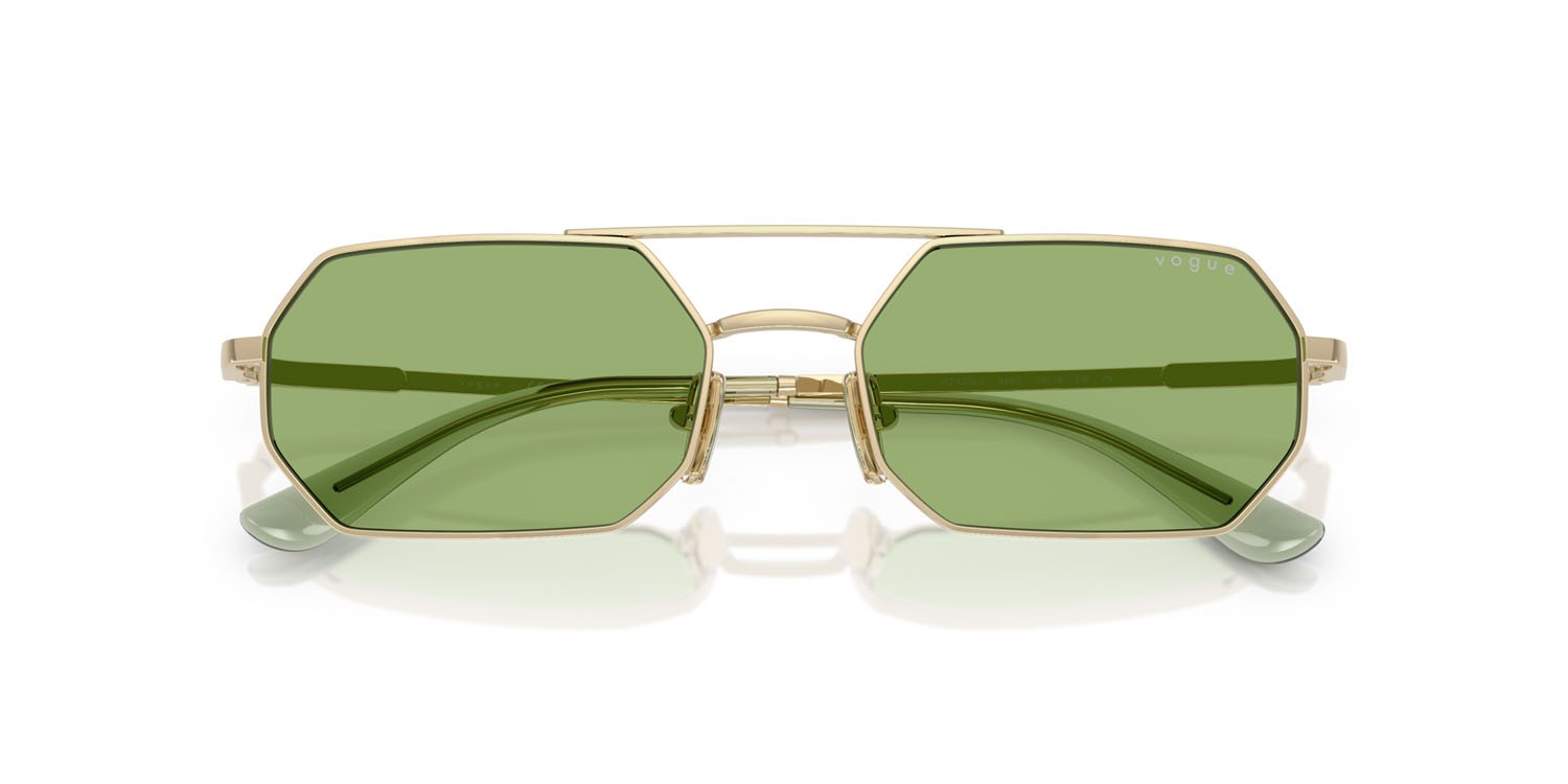 Sunglasses Vogue VO 4329S (848/2) color oro pallido shape irregular lenses verde