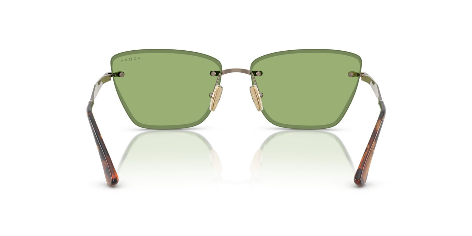 Occhiali da sole Vogue VO 4332S (5138/2) colore marrone chiaro forma cat eye lenti verde