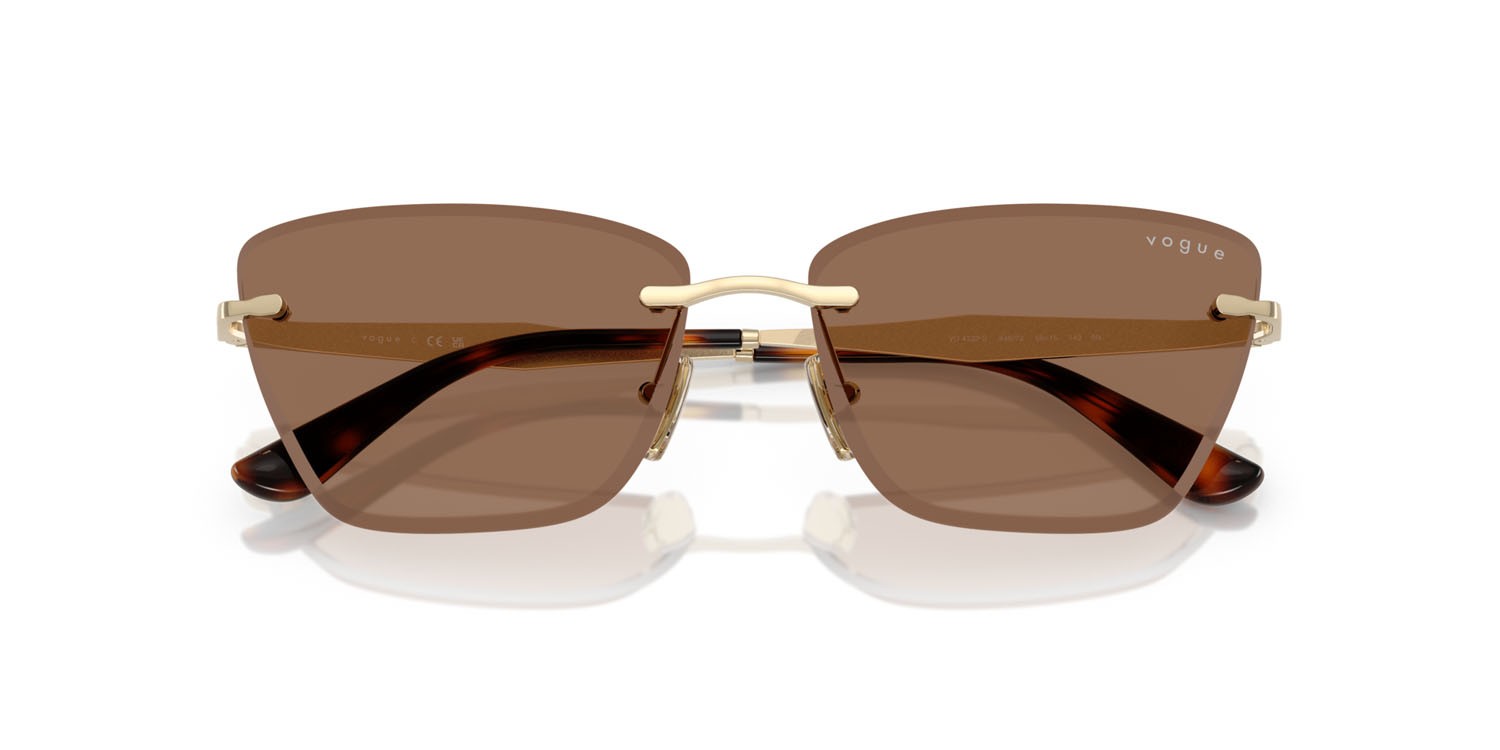 Occhiali da sole Vogue VO 4332S (848/73) colore oro pallido forma cat eye lenti marrone scuro