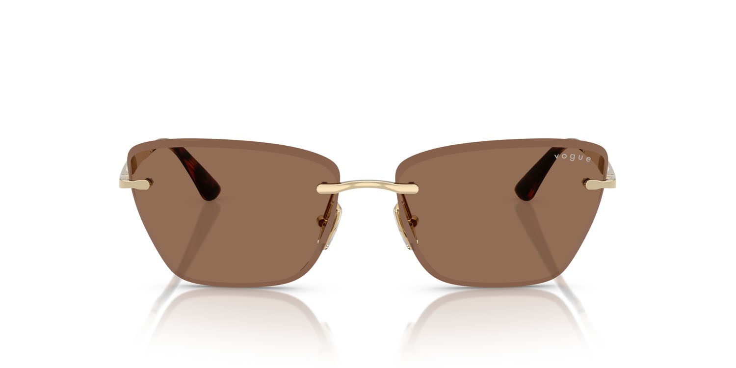 Occhiali da sole Vogue VO 4332S (848/73) colore oro pallido forma cat eye lenti marrone scuro
