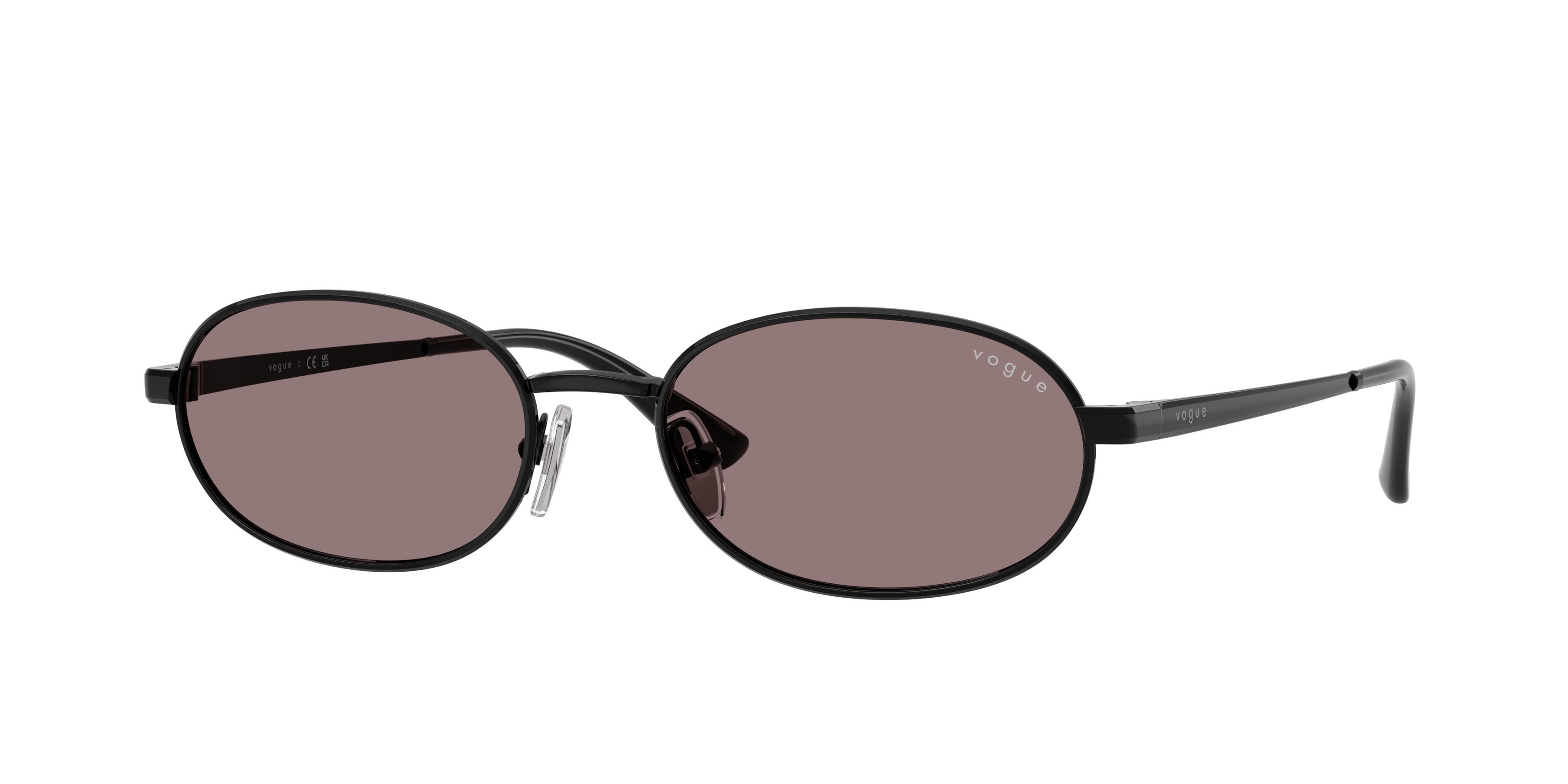 Occhiali da sole Vogue VO 4353S (352/7N) colore nero forma ovale lenti violetto scuro