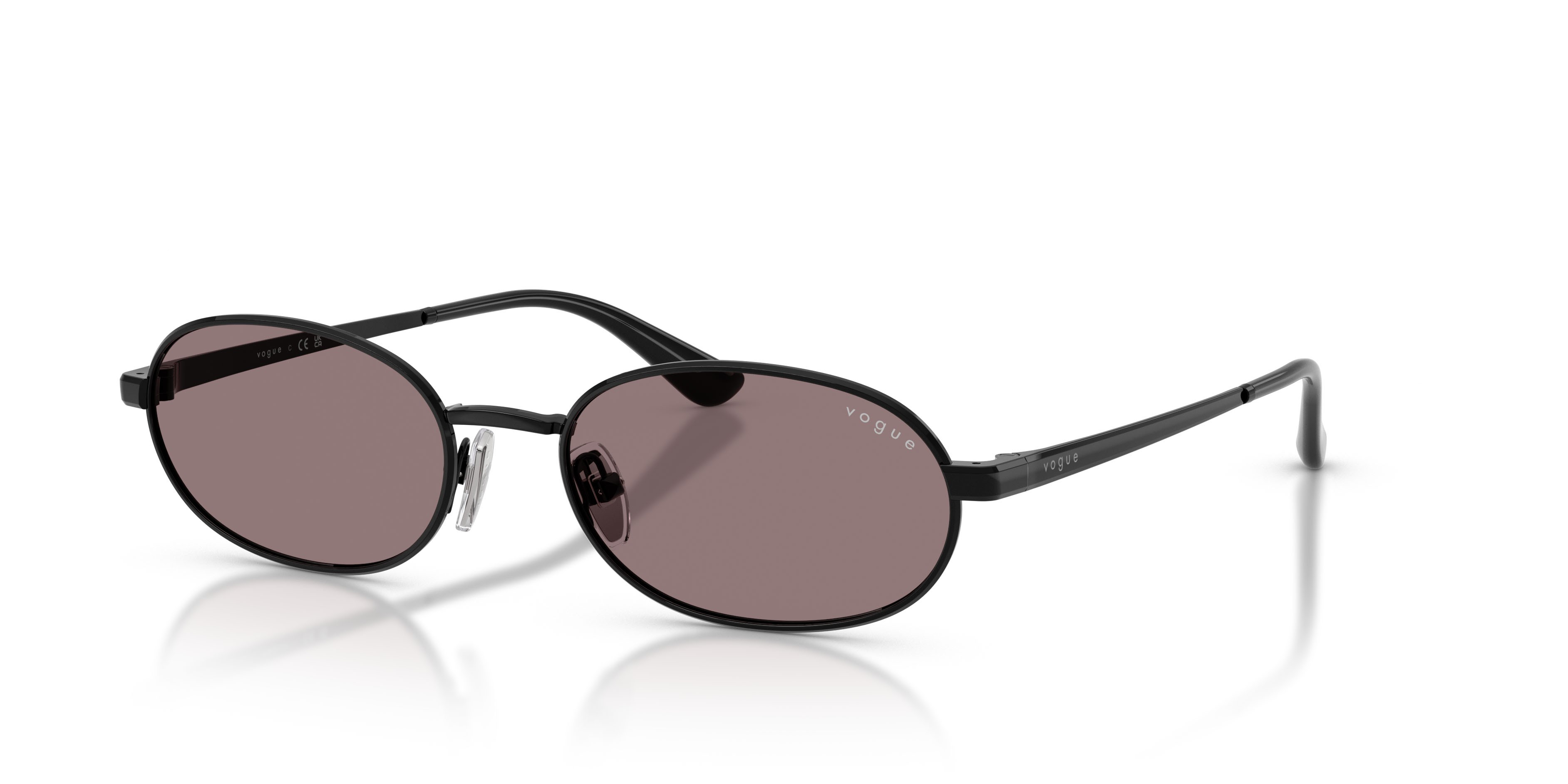 Occhiali da sole Vogue VO 4353S (352/7N) colore nero forma ovale lenti violetto scuro
