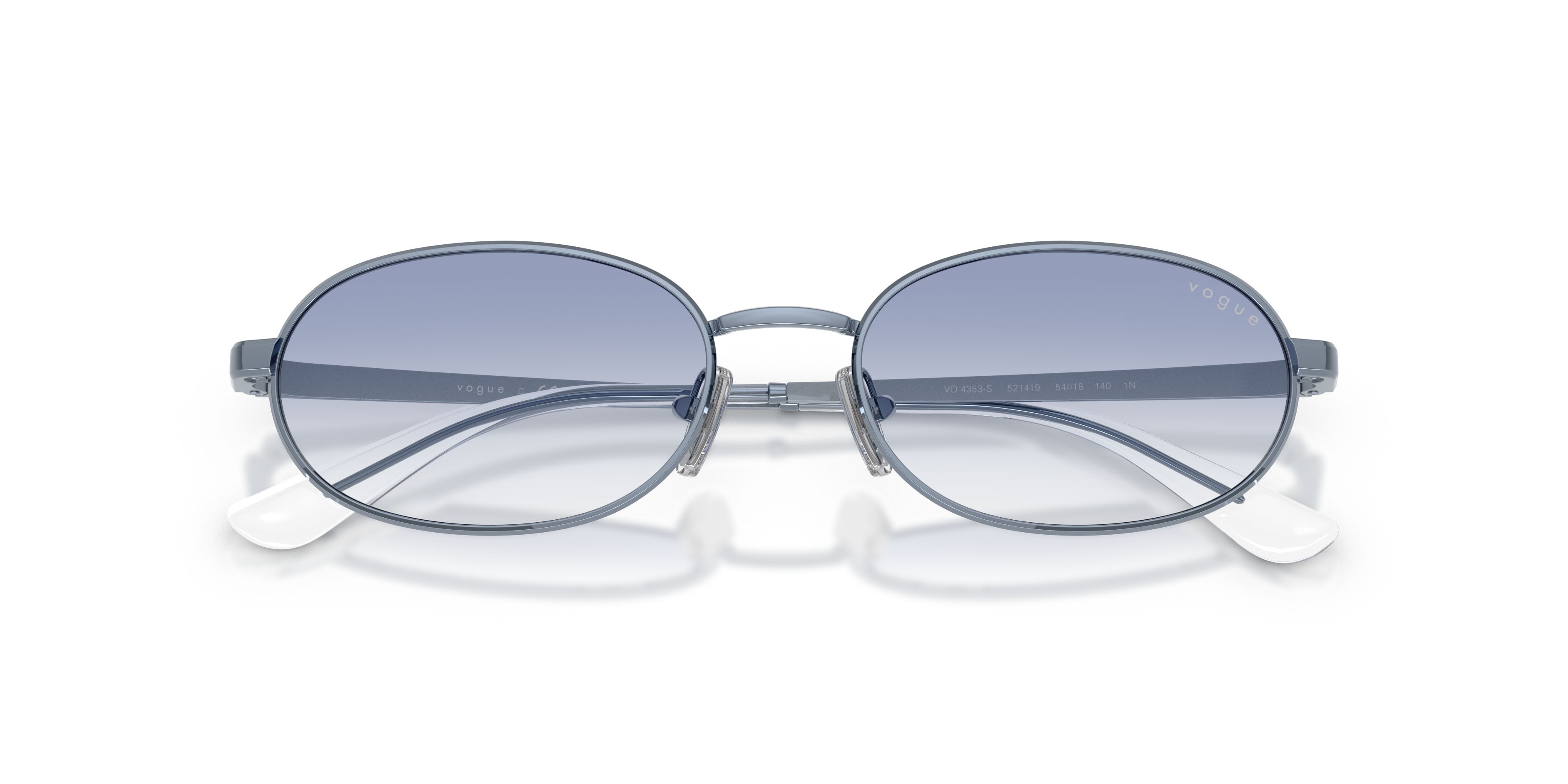 Occhiali da sole Vogue VO 4353S (521419) colore azzurro forma ovale lenti trasparente sfumato azzurro