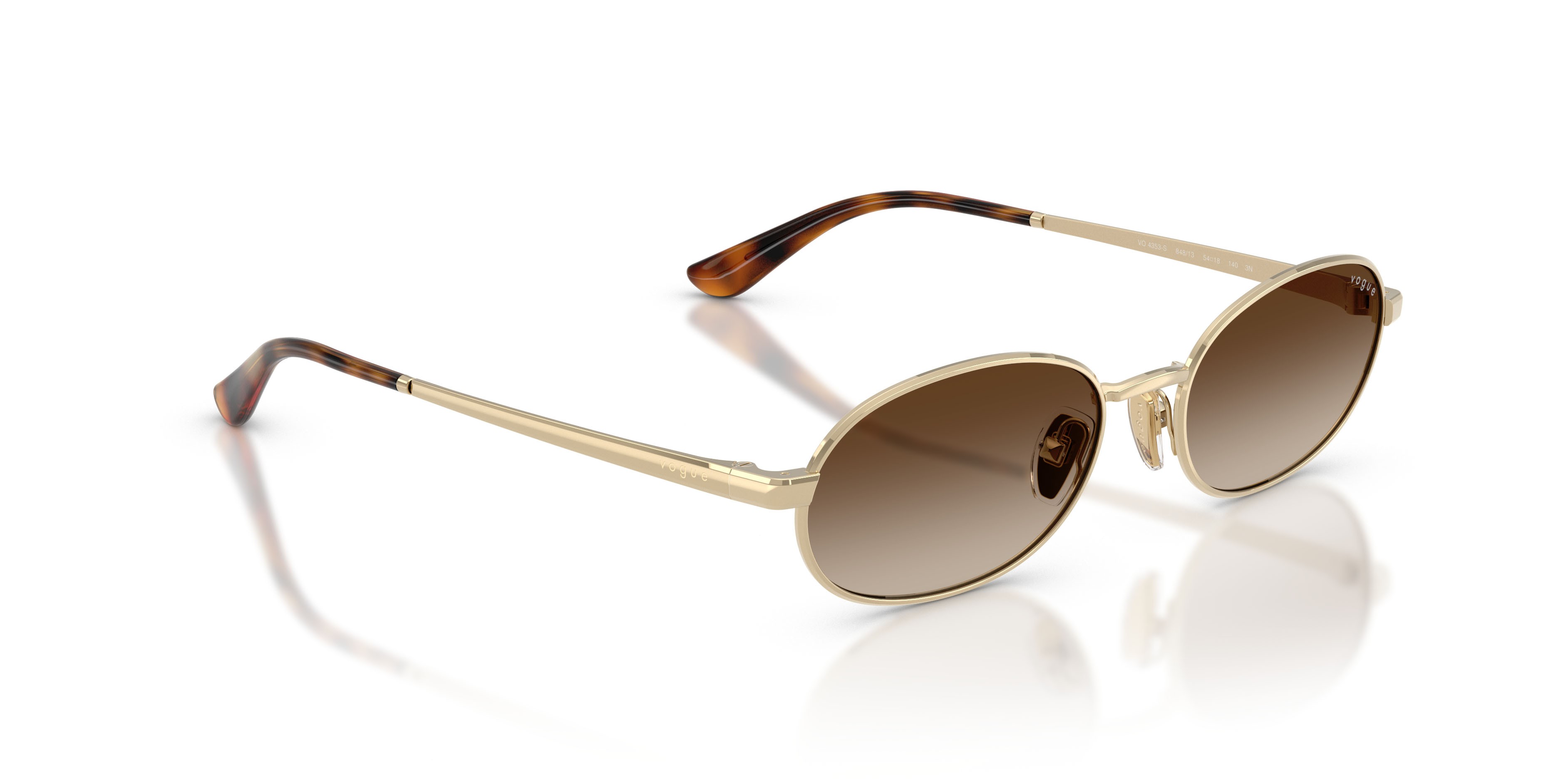 Occhiali da sole Vogue VO 4353S (848/13) colore oro pallido forma ovale lenti marrone sfumato