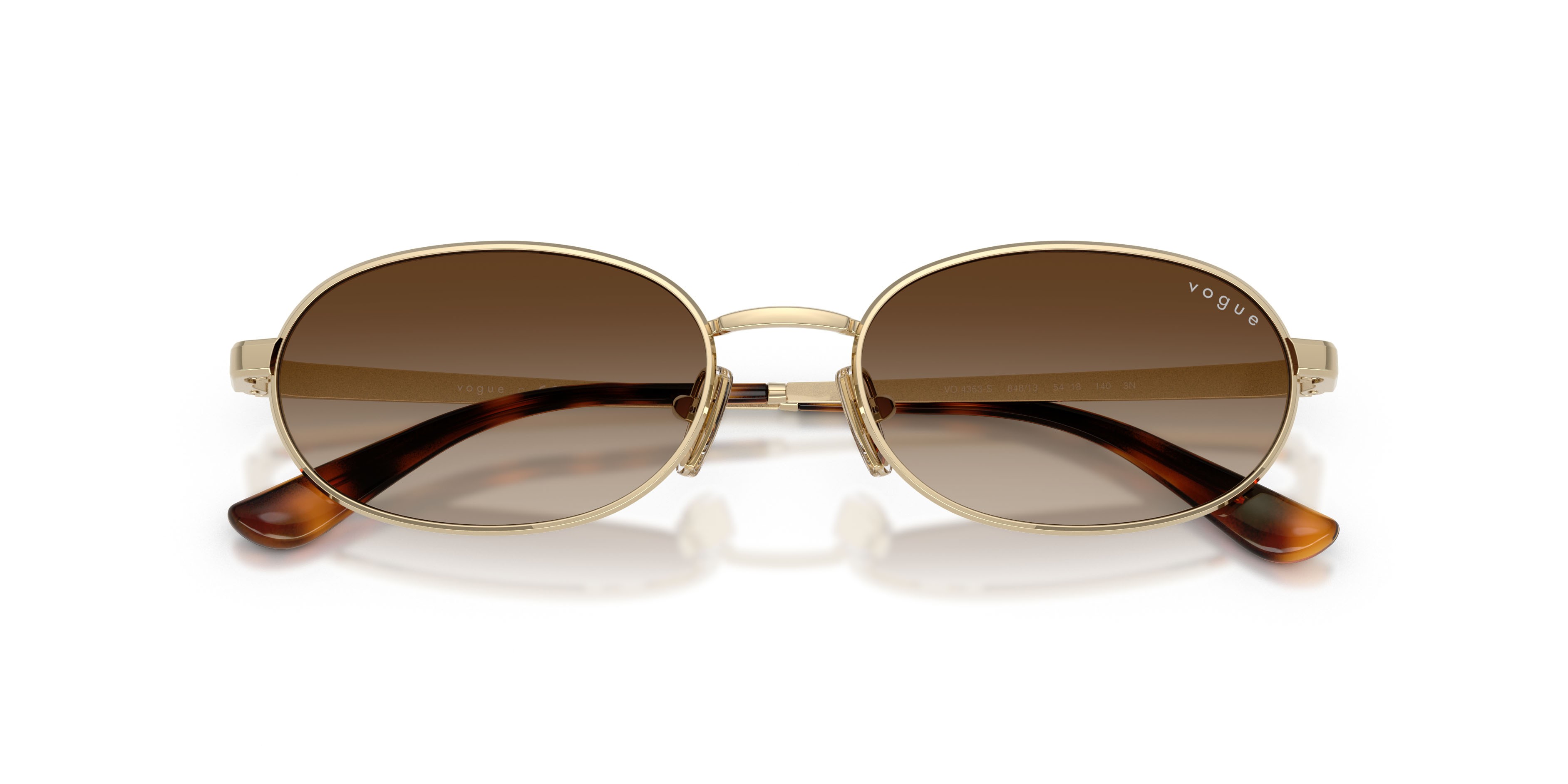 Occhiali da sole Vogue VO 4353S (848/13) colore oro pallido forma ovale lenti marrone sfumato