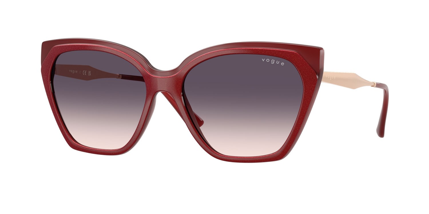 Occhiali da sole Vogue VO 5521S (322136) colore top rosso/rosso opalino forma cat eye lenti rosa sfumato grigio scuro