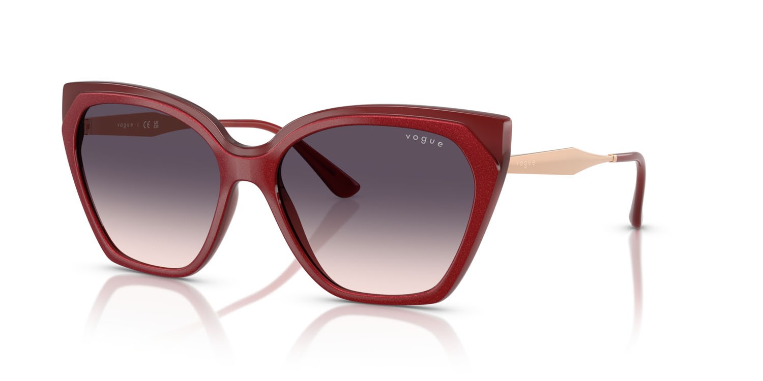 Occhiali da sole Vogue VO 5521S (322136) colore top rosso/rosso opalino forma cat eye lenti rosa sfumato grigio scuro