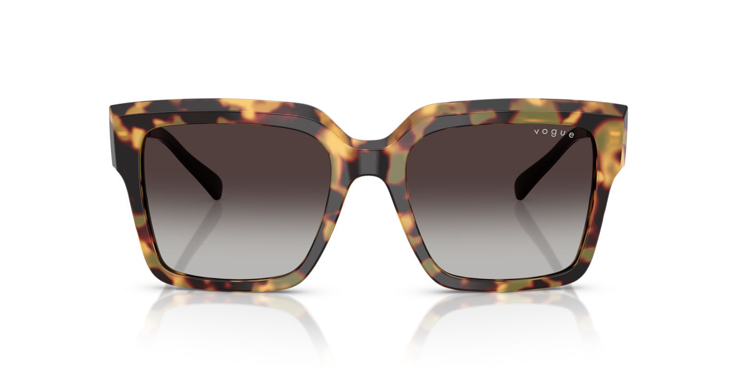 Sunglasses Vogue VO 5553S (26058G) color tartarugato giallo shape square lenses sfumato grigio