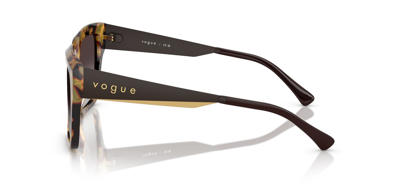 Sunglasses Vogue VO 5553S (26058G) color tartarugato giallo shape square lenses sfumato grigio