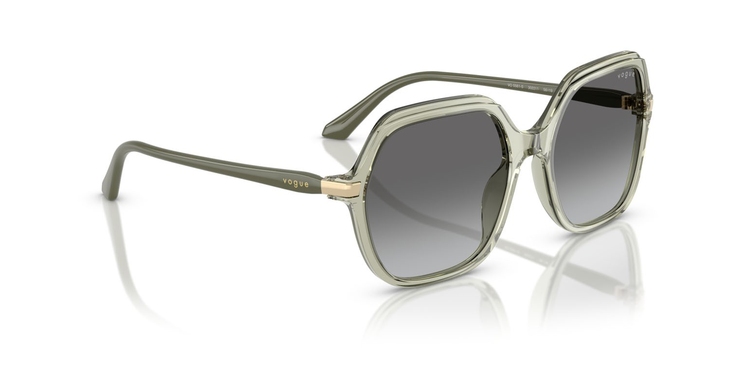 Occhiali da sole Vogue VO 5561S (302211) colore verde trasparente forma quadrato lenti grigio sfumato