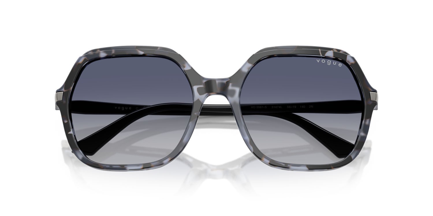 Occhiali da sole Vogue VO 5561S (31474L) colore blu tartarugato forma quadrato lenti blu sfumato grigio