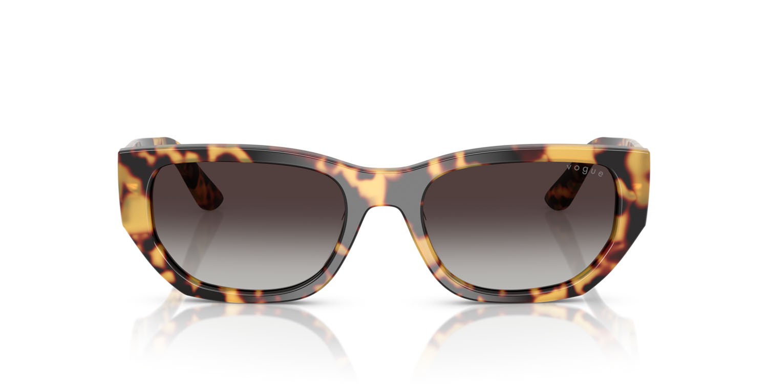 Sunglasses Vogue VO 5586S (26058G) color tartarugato giallo shape rectangle lenses sfumato grigio