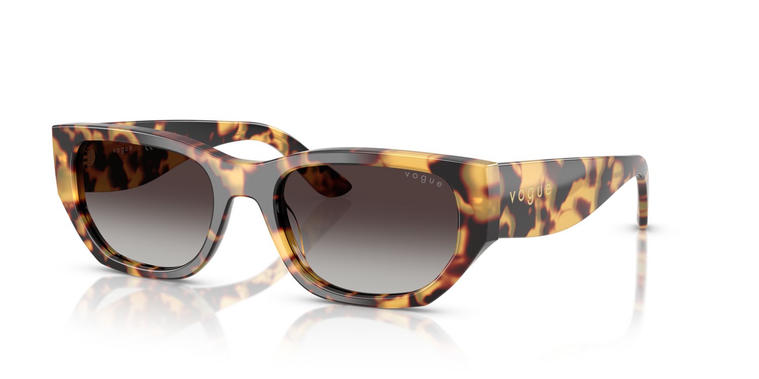 Sunglasses Vogue VO 5586S (26058G) color tartarugato giallo shape rectangle lenses sfumato grigio