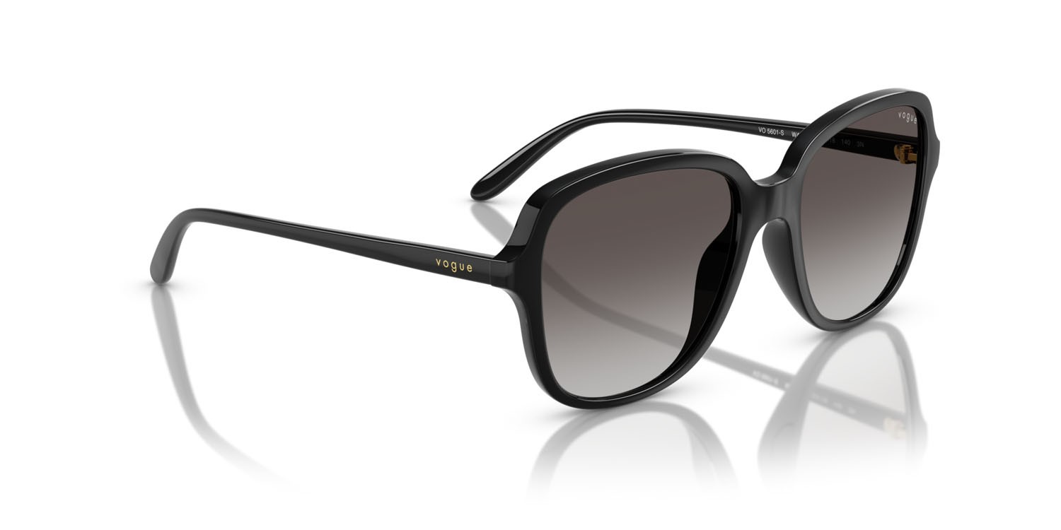 Occhiali da sole Vogue VO 5601S (W44/8G) colore nero forma quadrato lenti sfumato grigio