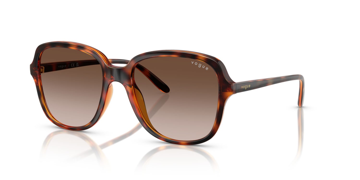 Occhiali da sole Vogue VO 5601S (W65613) colore havana scuro forma quadrato lenti gradient dark brown
