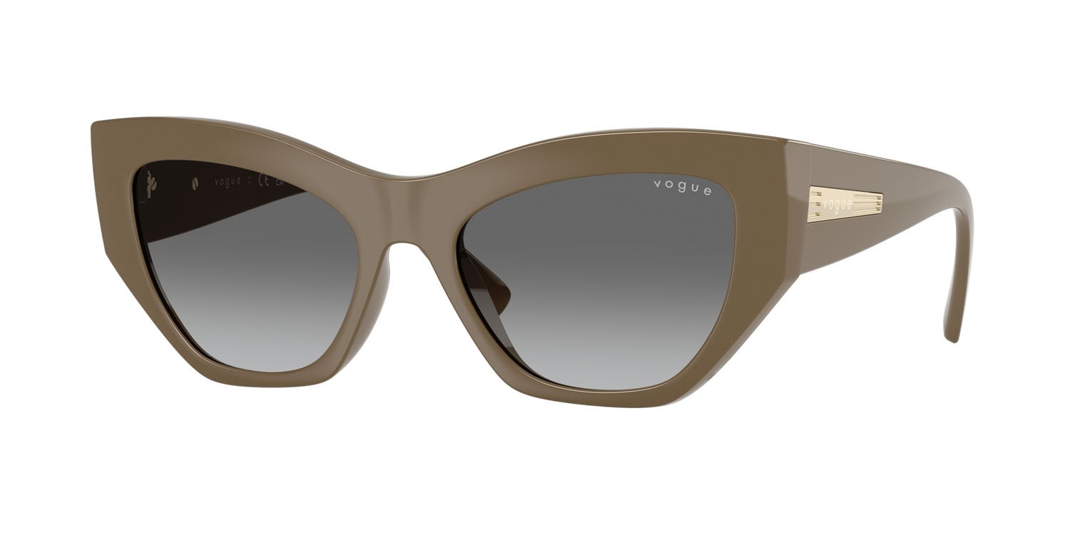 Occhiali da sole Vogue VO 5607S (317511) colore marrone pieno forma irregolare lenti grigio scuro sfumato