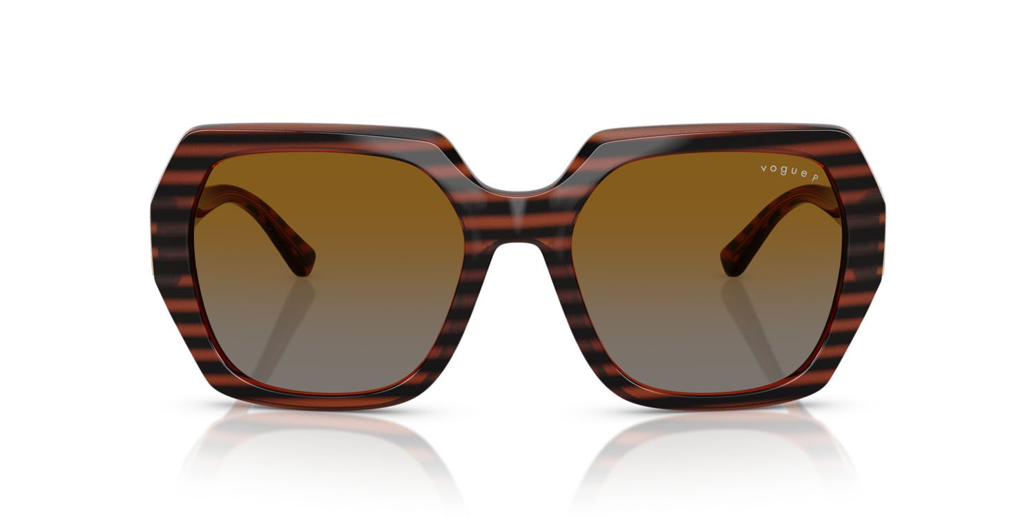 Sonnenbrillen Vogue VO 5612SB (2571T5) farbe striped brown havana form unregelmäßig gläser polarizzata marrone sfumato