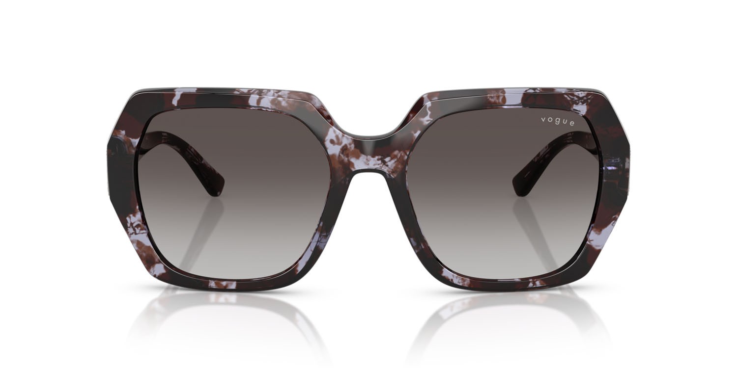 Occhiali da sole Vogue VO 5612SB (31788G) colore havana viola forma irregolare lenti grigio scuro sfumato