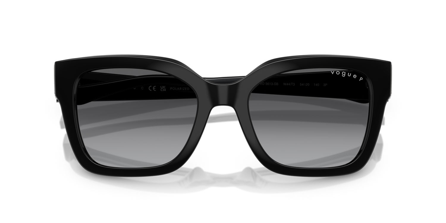 Occhiali da sole Vogue VO 5613SB (W44/T3) colore nero forma quadrato lenti polarizzata grigio sfumato