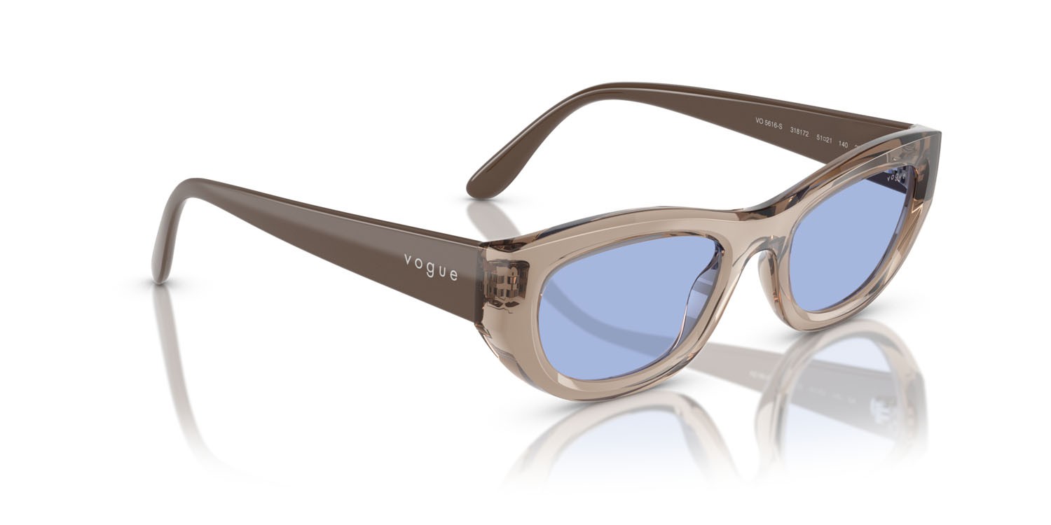 Occhiali da sole Vogue VO 5616S (318172) colore marrone chiaro trasparente forma cat eye lenti blu