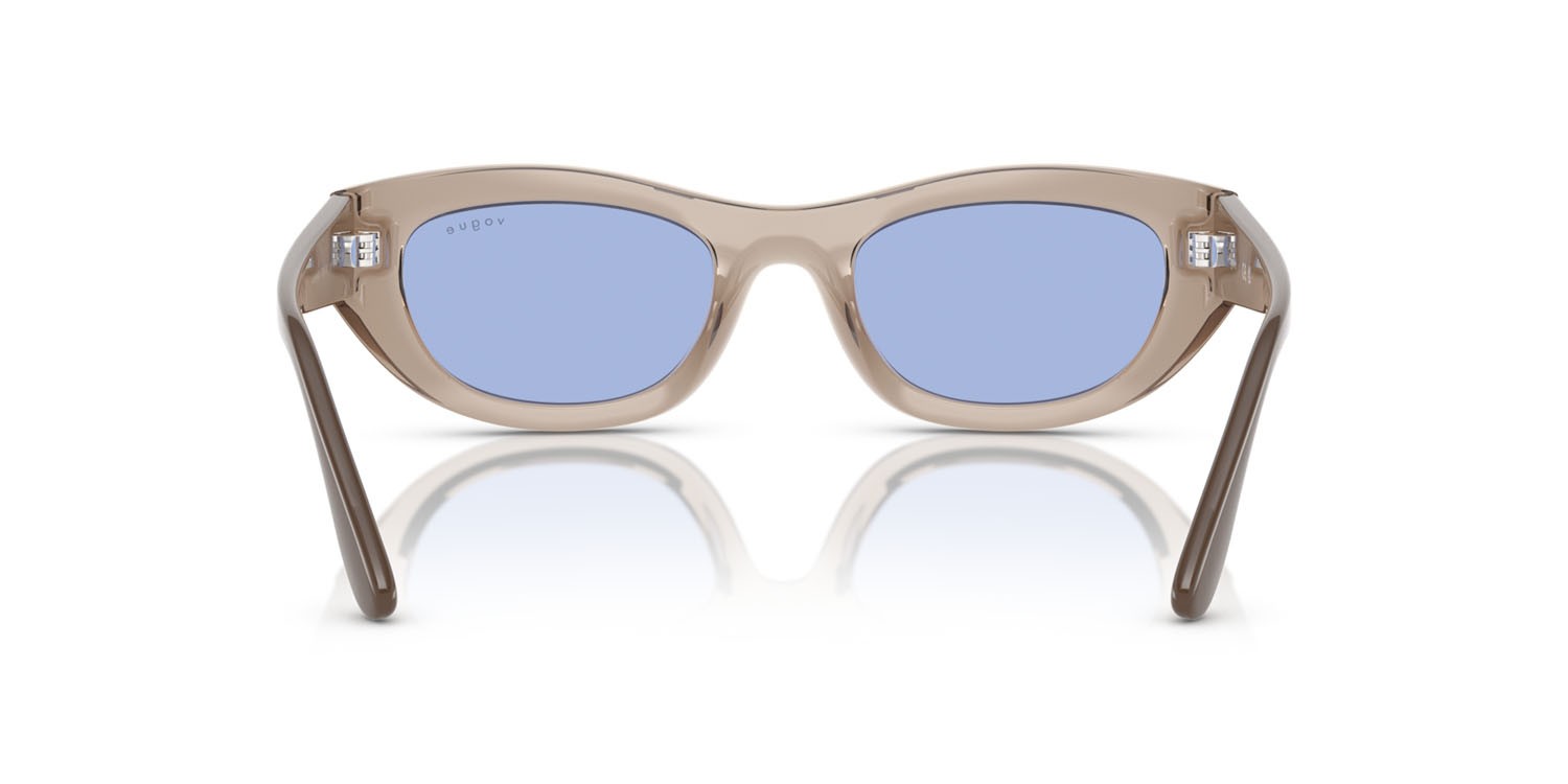 Occhiali da sole Vogue VO 5616S (318172) colore marrone chiaro trasparente forma cat eye lenti blu