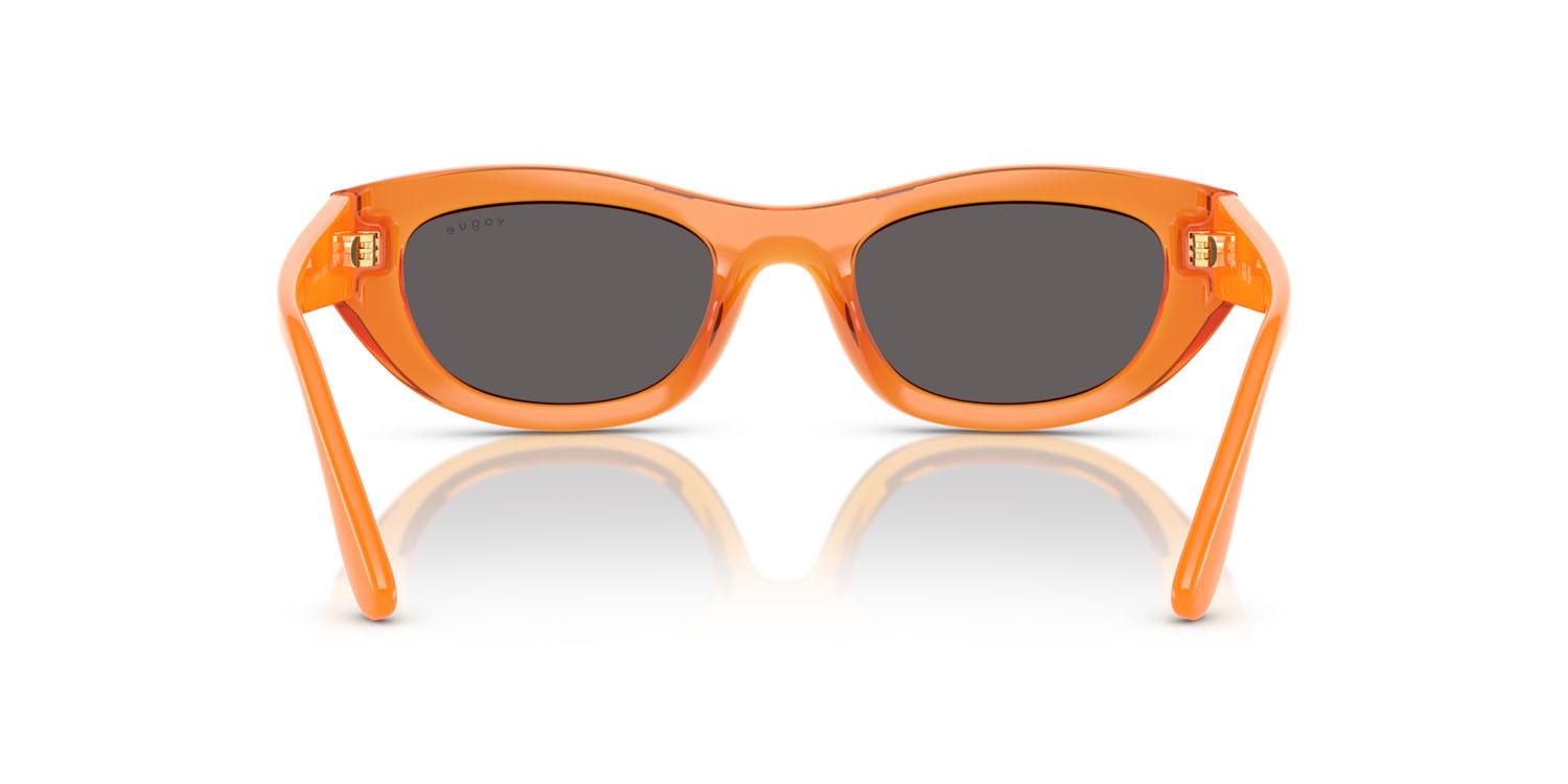 Sunglasses Vogue VO 5616S (318287) color arancione trasparente shape cat eye lenses nero/grigio fumo