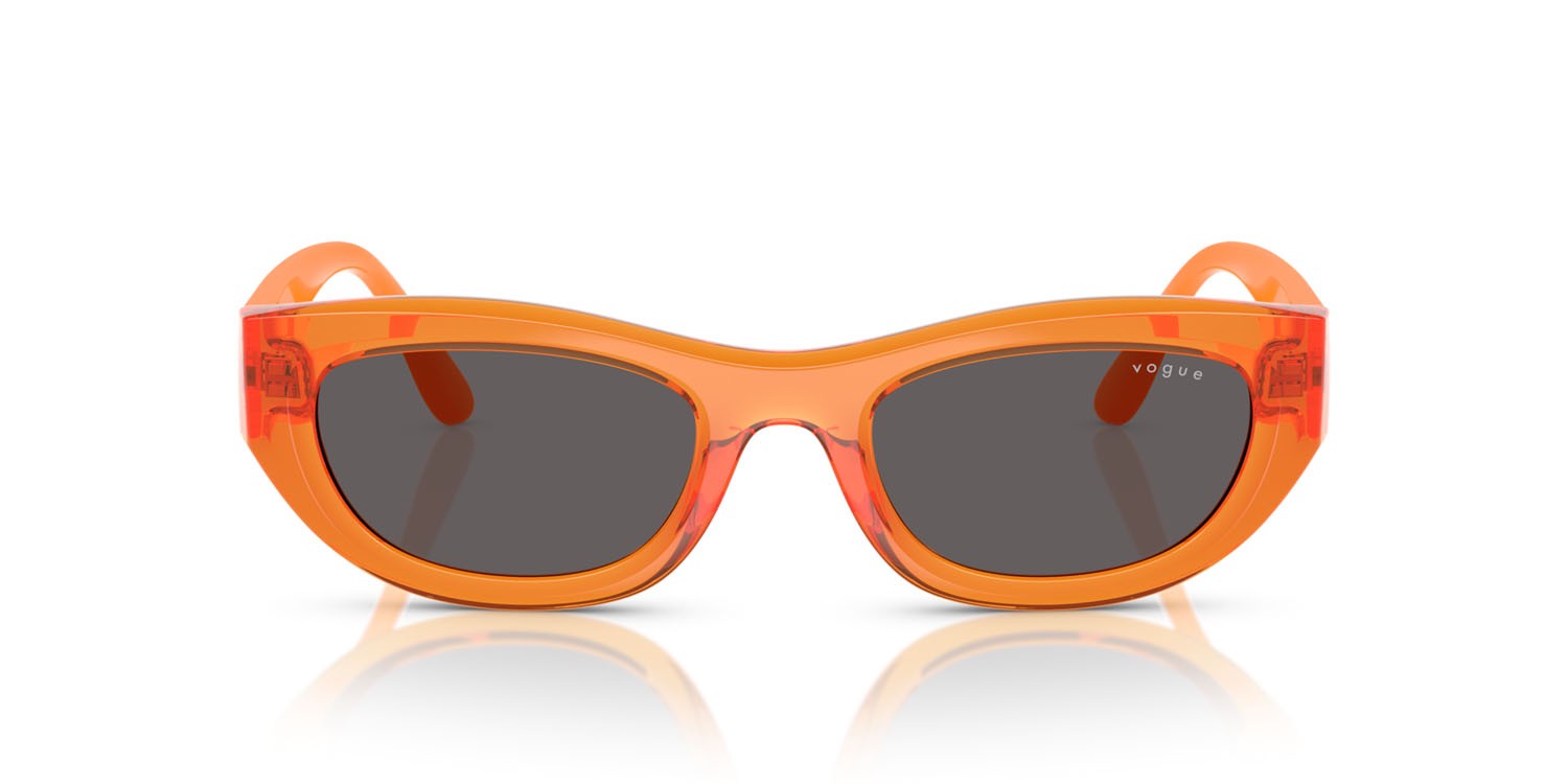 Sunglasses Vogue VO 5616S (318287) color arancione trasparente shape cat eye lenses nero/grigio fumo