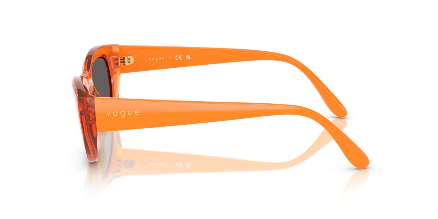 Sunglasses Vogue VO 5616S (318287) color arancione trasparente shape cat eye lenses nero/grigio fumo