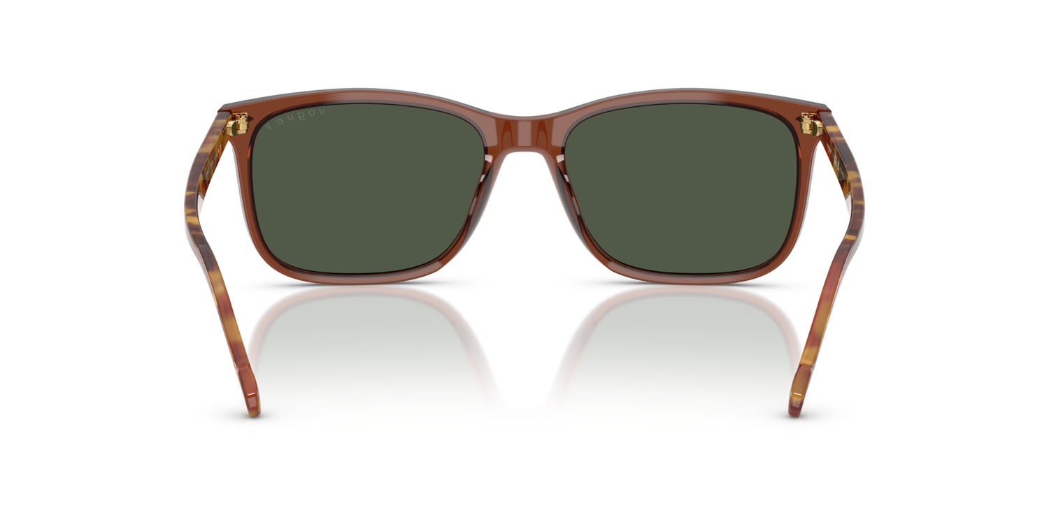 Occhiali da sole Vogue VO 5618S (32029A) colore marrone trasparente forma quadrato lenti polar verde scuro