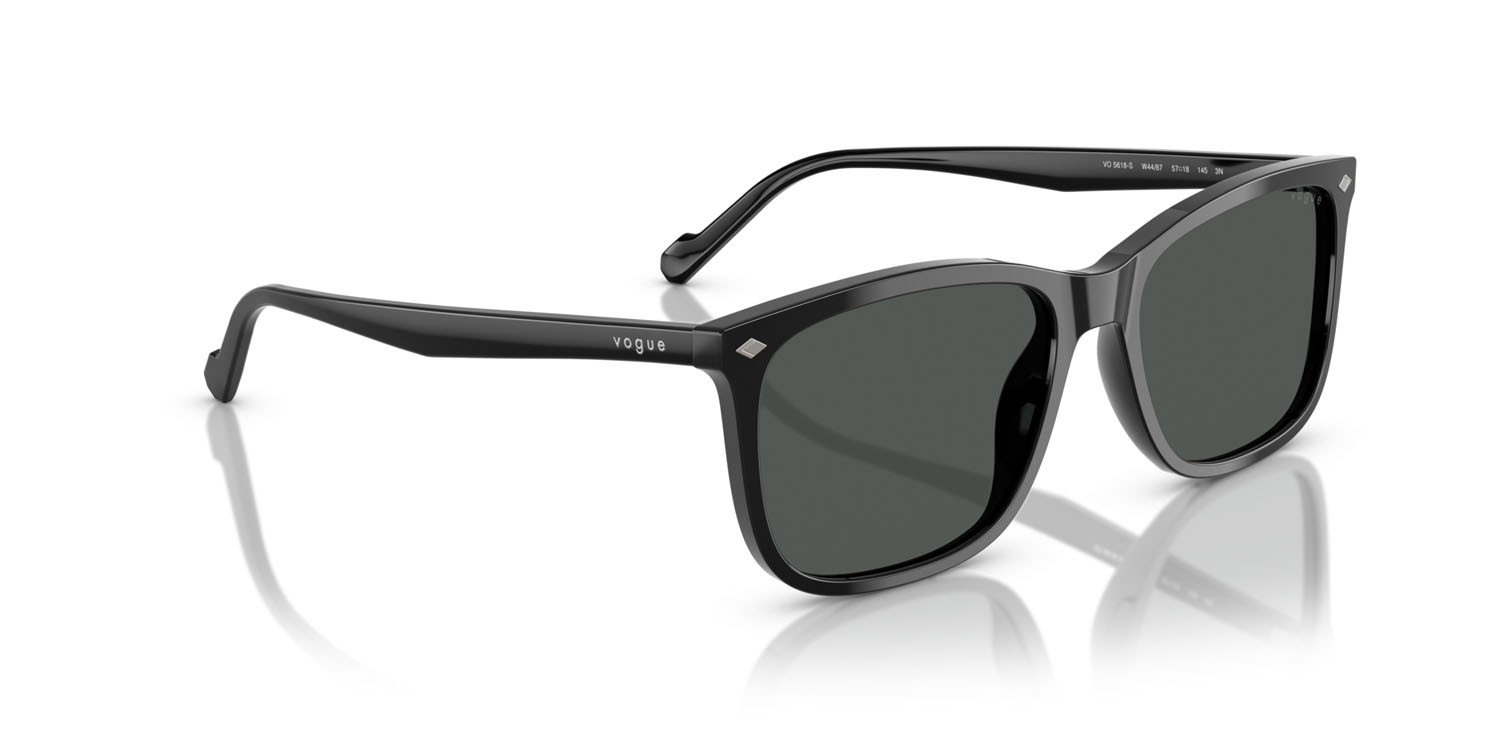 Occhiali da sole Vogue VO 5618S (W44/87) colore nero forma quadrato lenti grigio scuro