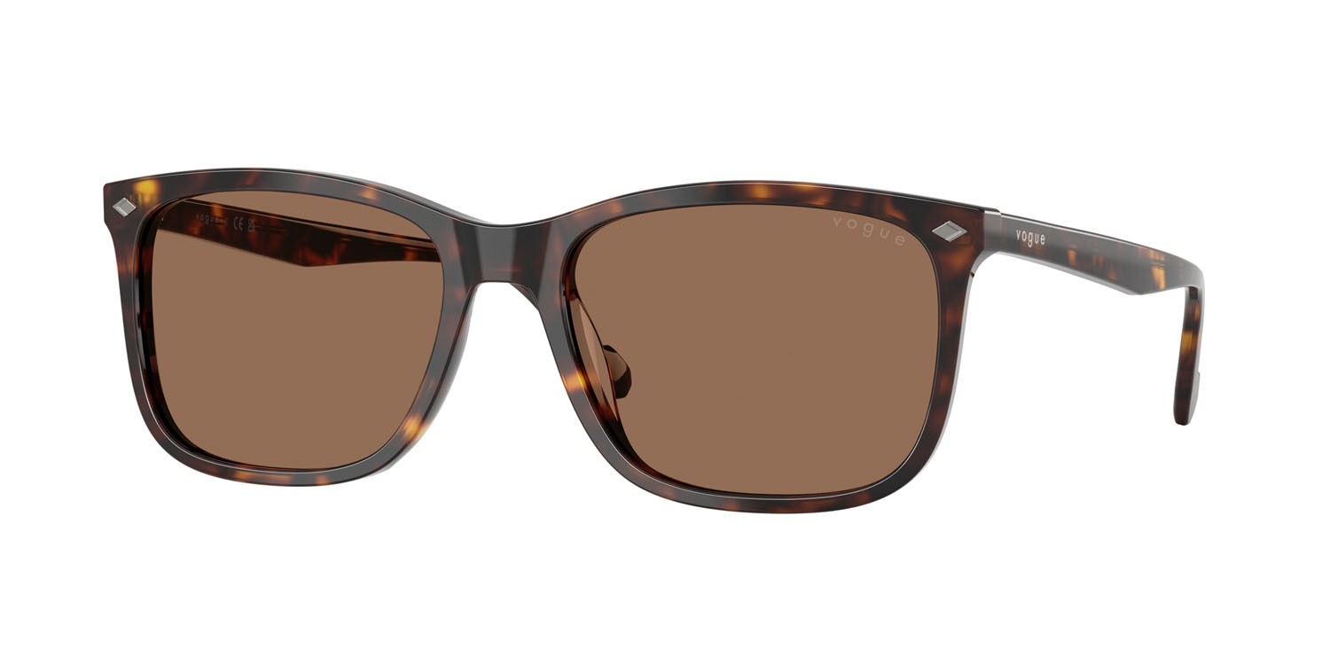 Occhiali da sole Vogue VO 5618S (W65673) colore havana scuro forma quadrato lenti marrone scuro