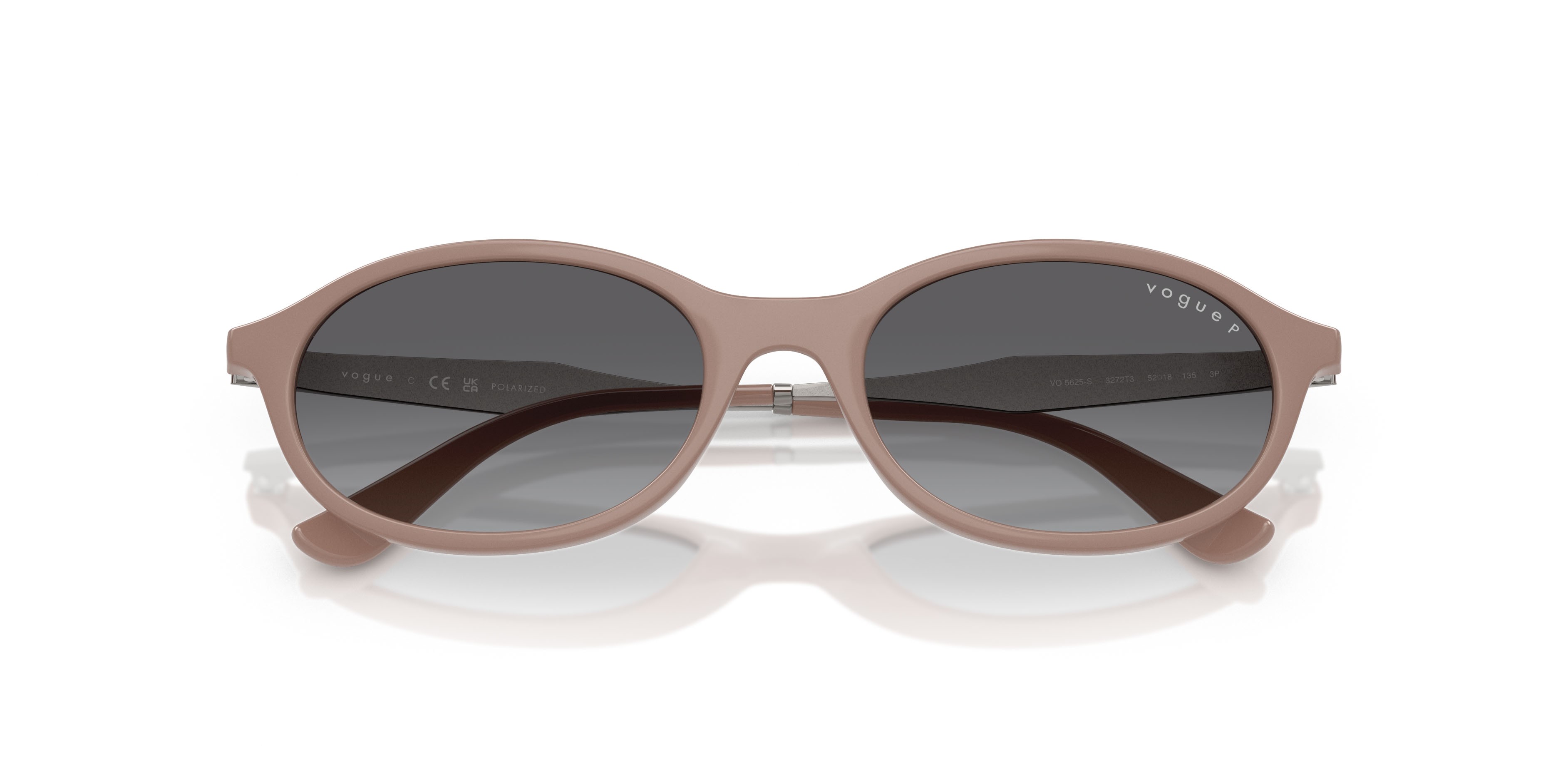 Occhiali da sole Vogue VO 5625S (3272T3) colore nero e oro forma ovale lenti polarizzata grigio sfumato