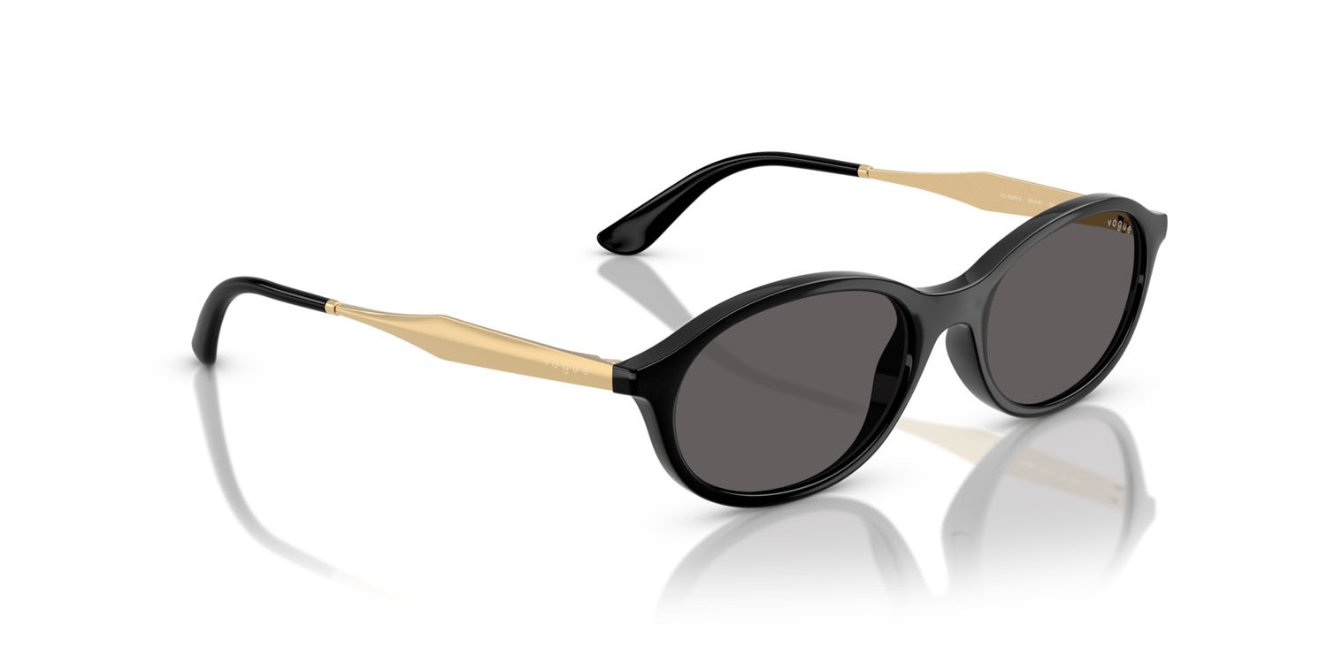 Occhiali da sole Vogue VO 5625S (W44/87) colore nero forma ovale lenti nero/grigio fumo